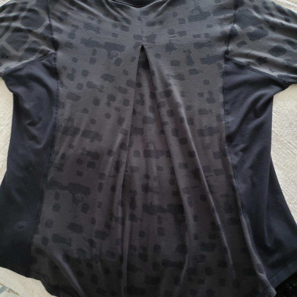 Lululemon 3/4 sleeve top - Picture 3 of 4